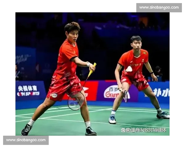 羽毛球激战正酣 飞扬青春羽拍展风采 全民健身共谱羽毛球竞技新篇章
